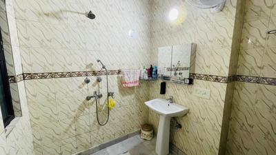 Image of 1100 Sq.ft 3 BHK Apartment / Flat for sale in Krishna Apartment, Paschim Vihar, New Delhi for Rs. 12100000