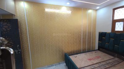 Bedroom Image of 450 Sq.ft 2 BHK Builder Floor for sale in Laxmi Nagar New Delhi for Rs. 5000000
