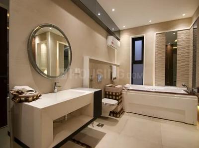 Bathroom Image of 4800 Sq.ft 3 BHK Duplex for sale in Bandra West Mumbai for Rs. 450000000