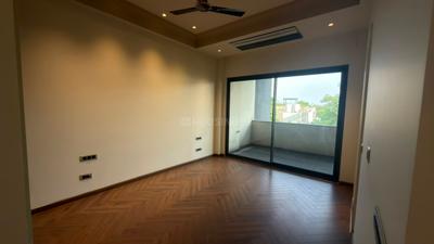 Bedroom Image of 4500 Sq.ft 4 BHK Builder Floor for sale in New Friends Colony New Delhi for Rs. 110000000