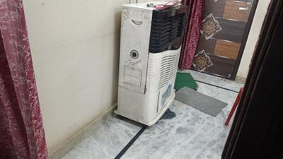 Image of 800 Sq.ft 3 BHK Builder Floor for sale in Shahdara, New Delhi for Rs. 4000000