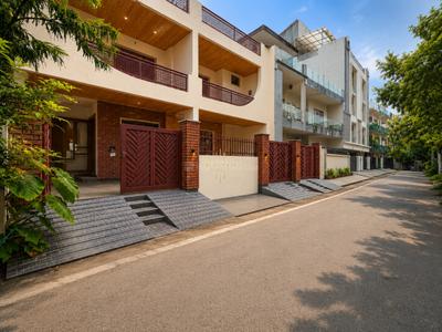 Image of 2000 Sq.ft 3 BHK Independent House for sale in Sahastradhara Road, Dehradun for Rs. 23000000