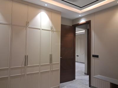 Bedroom Image of 1800 Sq.ft 3 BHK Builder Floor for sale in Paschim Vihar New Delhi for Rs. 36000000