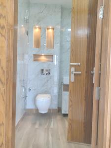 Common Bathroom Image of 1700 Sq.ft 3 BHK Builder Floor for sale in BPTP District 3, Sector 85 Faridabad for Rs. 17200000