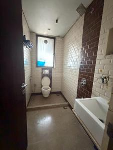 Bathroom Image of 1316 Sq.ft 3.5 BHK Apartment / Flat for sale in Karwa The Royal Tusk, Dadar West Mumbai for Rs. 67500000