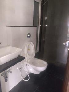 Common Bathroom Image of 610 Sq.ft 1 BHK Apartment / Flat for sale in Kandivali West Mumbai for Rs. 12300000