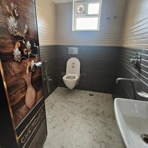 Bathroom Image of 4200 Sq.ft 5 BHK Apartment / Flat for sale in Jayadev Vihar Bhubaneswar for Rs. 47000000