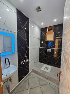 Image of 1060 Sq.ft 3 BHK Builder Floor for sale in Laxmi Nagar, New Delhi for Rs. 11000000