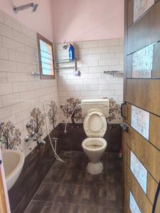 Bathroom Image of 1750 Sq.ft 3 BHK Independent House for sale in Edamalaipatti Pudur Tiruchirappalli for Rs. 9800000