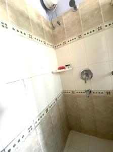 Bathroom Image of 2000 Sq.ft 4 BHK Builder Floor for rent in Nagalli Hills Colony Goa for Rs. 120000