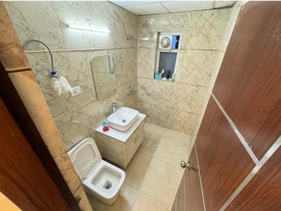 Bathroom Image of 2520 Sq.ft 4 BHK Apartment / Flat for rent in The Antriksh Forest, Sector 77 Noida for Rs. 60000