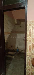 Bathroom Image of 600 Sq.ft 2 BHK Independent House for rent in Samay Pur New Delhi for Rs. 10000