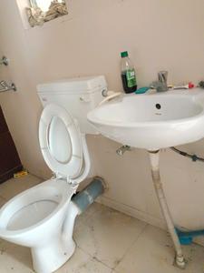 Common Bathroom Image of 895 Sq.ft 3 BHK Apartment / Flat for sale in Maheshtala Kolkata for Rs. 3500000