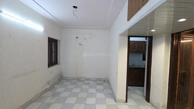 Living Room Image of 650 Sq.ft 2 BHK Apartment / Flat for rent in Pitampura New Delhi for Rs. 26000