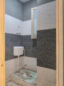 Common Bathroom One Image of 750 Sq.ft 2 BHK Builder Floor for sale in DLF Ankur Vihar Ghaziabad for Rs. 2275400