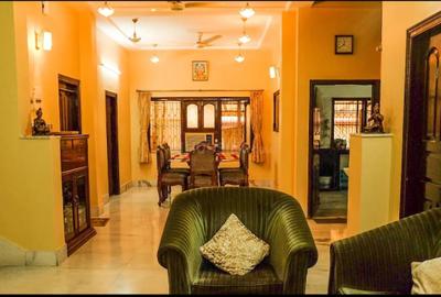 Hall Image of 3200 Sq.ft 9 BHK Independent House for sale in Lake Town Kolkata for Rs. 35000000