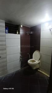 Bathroom Image of 1050 Sq.ft 1 BHK Apartment / Flat for rent in Karelibagh Vadodara for Rs. 15000