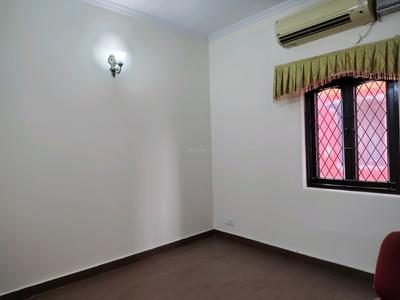 Bedroom Image of 1100 Sq.ft 3 BHK Apartment / Flat for sale in Munirka New Delhi for Rs. 26000000