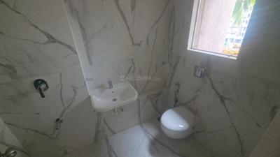 Bathroom Image of 518 Sq.ft 1 BHK Apartment / Flat for rent in Swastik Platinum, Vikhroli East Mumbai for Rs. 40000