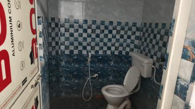 Bathroom Image of 900 Sq.ft 1 BHK Independent House for rent in Lanjipalli Brahmapur for Rs. 4500