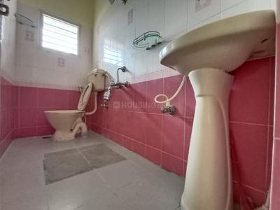 Bathroom Image of 700 Sq.ft 1 BHK Builder Floor for rent in Indira Nagar Bengaluru for Rs. 25500