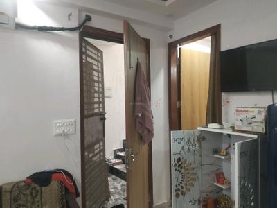 Living Room Image of 450 Sq.ft 1 BHK Builder Floor for sale in Mayur Vihar Phase 1 New Delhi for Rs. 2800000