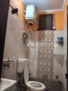 Bathroom Image of 470 Sq.ft 1 BHK Builder Floor for rent in Nawada New Delhi for Rs. 9000