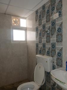 Common Bathroom Image of 760 Sq.ft 2 BHK Apartment / Flat for sale in Signature Global The Millennia 3, Sector 37D Gurgaon for Rs. 7500000