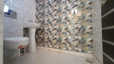Bathroom Image of 1200 Sq.ft 3 BHK Builder Floor for sale in Patel Nagar Gurgaon for Rs. 7600000