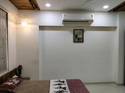 Bedroom Image of 1850 Sq.ft 3 BHK Apartment / Flat for rent in Sola Ahmedabad for Rs. 60000