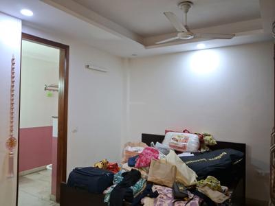 Bedroom Image of 2000 Sq.ft 3 BHK Builder Floor for rent in Raja Garden New Delhi for Rs. 70000