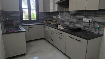 Kitchen Image of 2200 Sq.ft 3 BHK Apartment / Flat for rent in Sector 105 Noida for Rs. 60500
