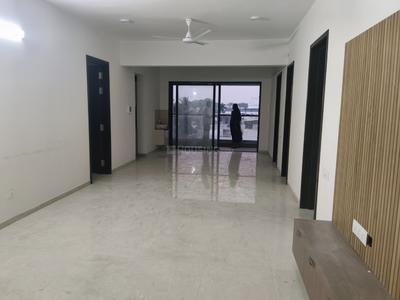 3.5 BHK Semi Furnished Flat