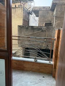 Balcony Image of 650 Sq.ft 2 BHK Builder Floor for rent in Guru Ji Homes Part 2, Dwarka Mor New Delhi for Rs. 15000
