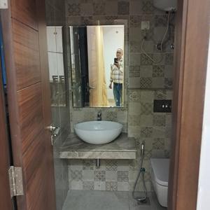 Bathroom Image of 1800 Sq.ft 3 BHK Builder Floor for sale in Kalkaji Extension New Delhi for Rs. 35000000