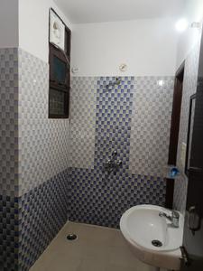 Image of 1750 Sq.ft 3 BHK Builder Floor for rent in Sector 71, Noida for Rs. 32000