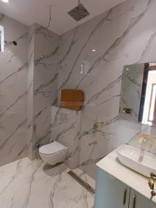 Image of 3000 Sq.ft 4 BHK Builder Floor for rent in Sector 72, Noida for Rs. 70000
