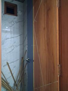 Common Bathroom Image of 1500 Sq.ft 3 BHK Apartment / Flat for sale in Malik Hindustan Apartment, Sector 104 Noida for Rs. 6800000