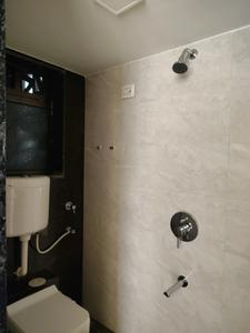Common Bathroom Image of 800 Sq.ft 2 BHK Apartment / Flat for rent in Kalpataru Paramount, Thane West Thane for Rs. 46000