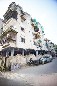 Building Image of 1181 Sq.ft 2 BHK Apartment / Flat for sale in Ghodasar Ahmedabad for Rs. 3500000