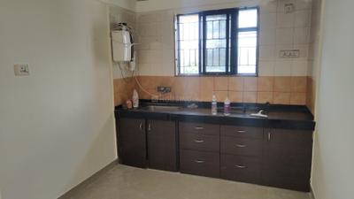Kitchen Image of 650 Sq.ft 1 BHK Apartment / Flat for rent in Magarpatta Heliconia, Hadapsar Pune for Rs. 24000