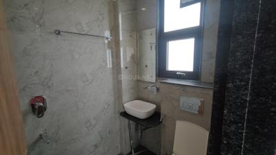 Bathroom Image of 800 Sq.ft 1 BHK Builder Floor for rent in Sector 52 Gurgaon for Rs. 30000