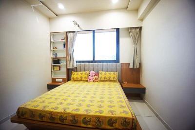Bedroom Image of 1530 Sq.ft 2 BHK Apartment / Flat for sale in Nana Chiloda Ahmedabad for Rs. 8000000