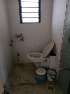 Common Bathroom Image of 1000 Sq.ft 2 BHK Apartment / Flat for rent in Magarpatta Iris, Magarpatta City Pune for Rs. 35000
