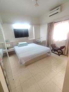 Bedroom Image of 1200 Sq.ft 2 BHK Apartment / Flat for sale in Kumar Puram, Mukund Nagar Pune for Rs. 22000000