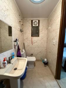 Image of 900 Sq.ft 3 BHK Builder Floor for sale in Laxmi Nagar, New Delhi for Rs. 8500000