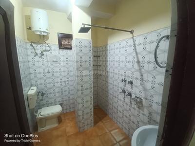 Bathroom Image of 1500 Sq.ft 3 BHK Apartment / Flat for rent in Badah Kullu for Rs. 15000