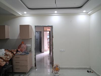 Living Room Image of 980 Sq.ft 2 BHK Apartment / Flat for sale in GCM Gomati Apartment, Sector 49 Noida for Rs. 4000000