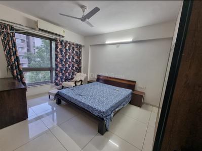 Bedroom Image of 2700 Sq.ft 4 BHK Apartment / Flat for rent in Earth Elegance, Bodakdev Ahmedabad for Rs. 100000