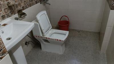 Bathroom Image of 1470 Sq.ft 2 BHK Apartment / Flat for rent in Ansal Aquapolis, Chipiyana Buzurg Ghaziabad for Rs. 15000